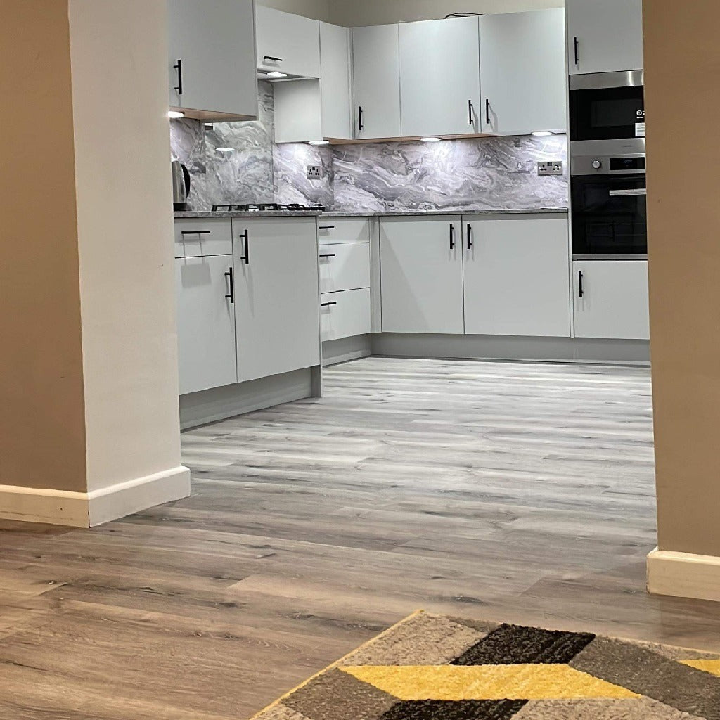 Cut Sample: SPC Light Grey Vinyl Click Flooring Tiles - Matt