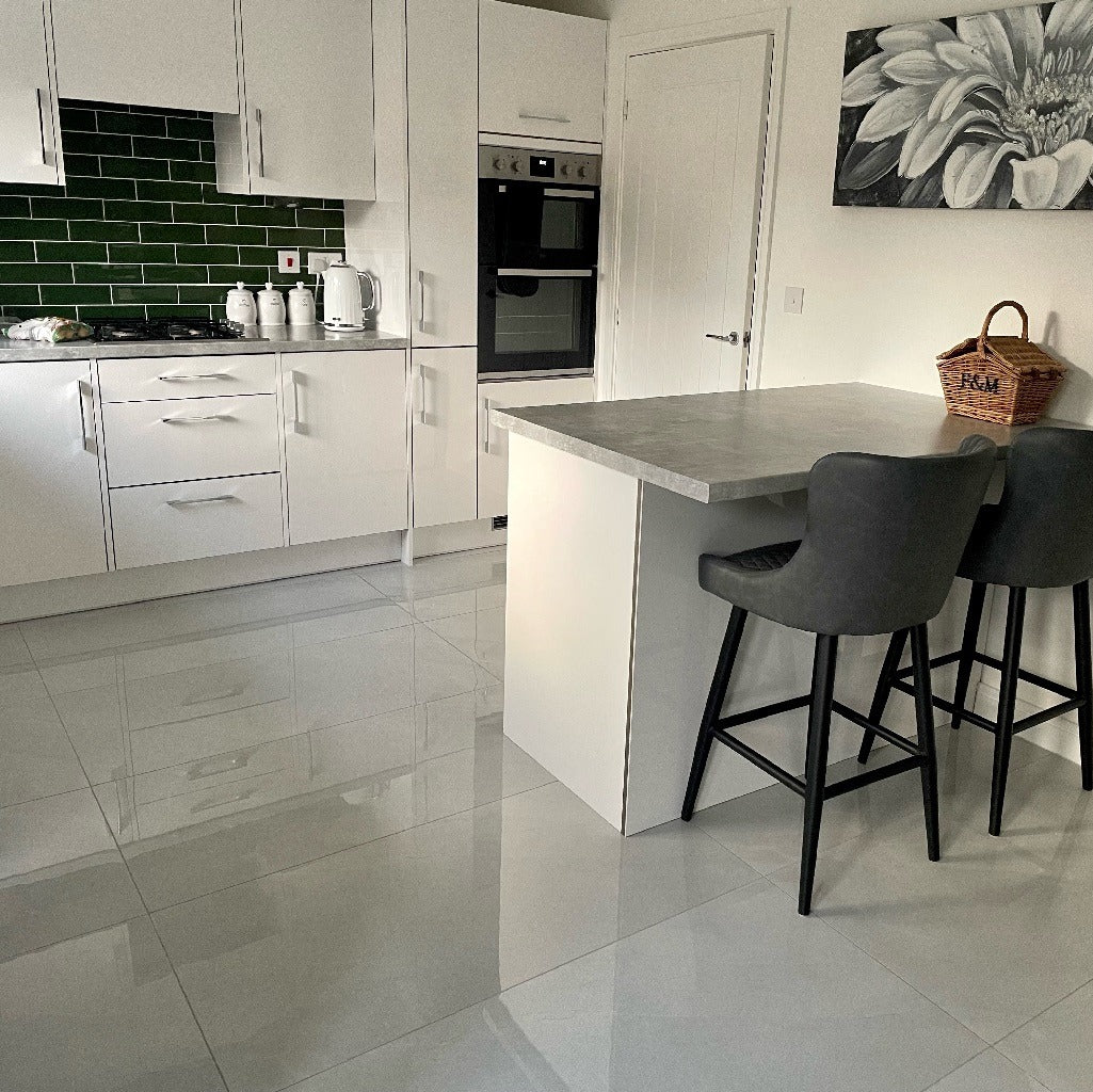 Cut Sample: Scambio White 1200 x 600 Tiles