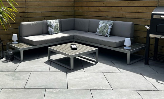 Bethan’s Sleek Outdoor Tiles