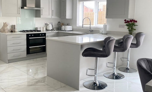 Shelly's Stunning Marble Effect Kitchen