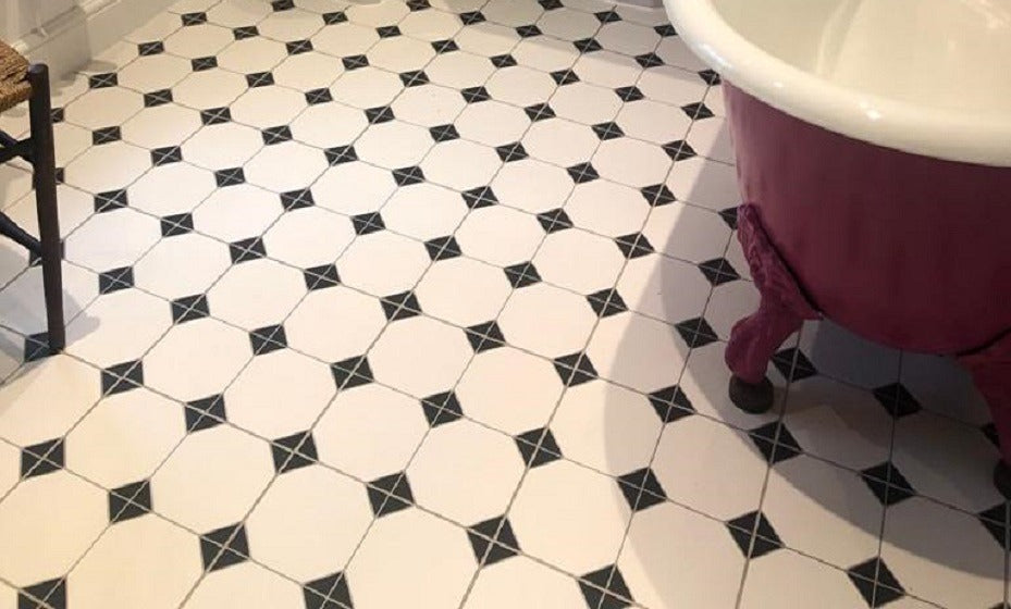 Sue's Sleek Victorian Vintage Bathroom