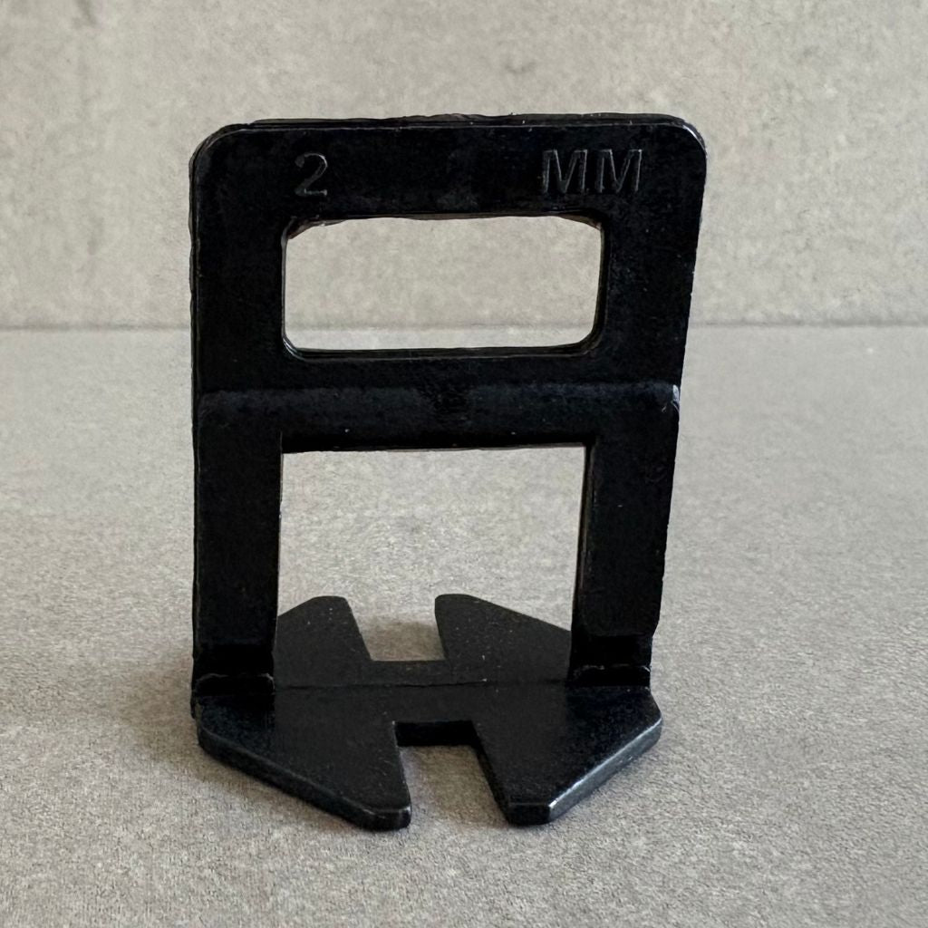 Black Tile Levelling Clips - 2mm